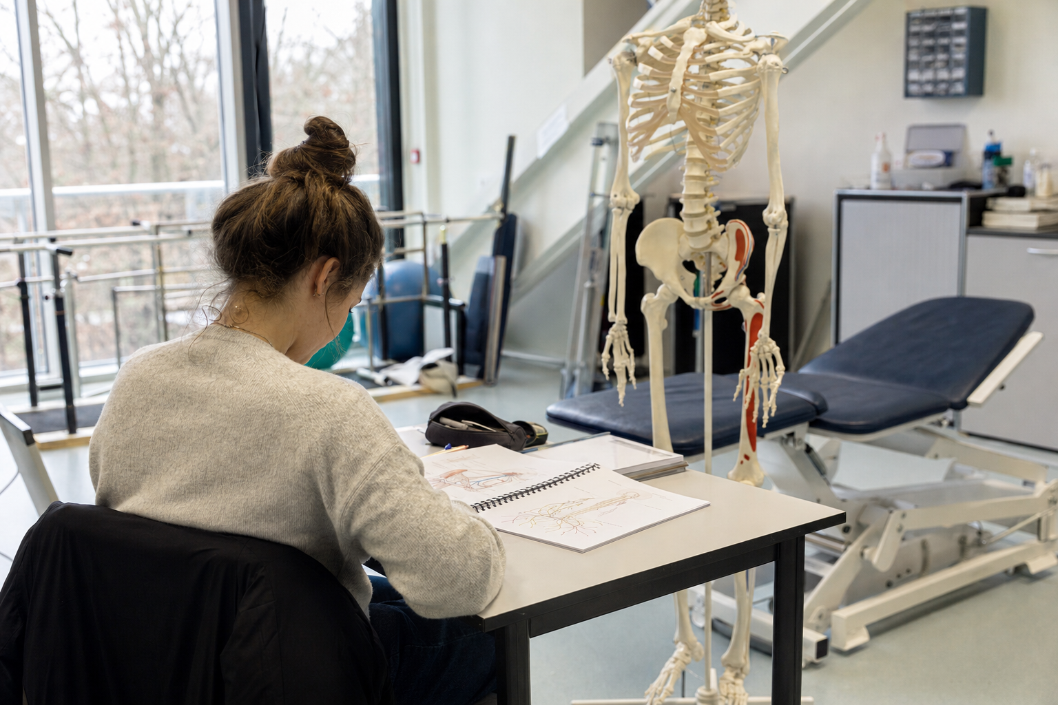 Les études de kiné durent-elles vraiment cinq ans après le bac ?
